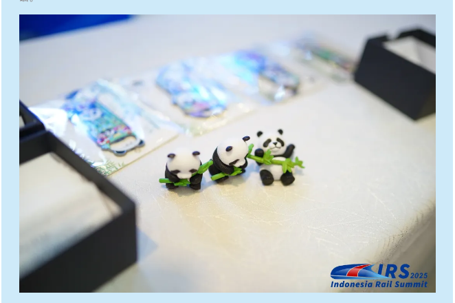 qy球友会(千亿)智能亮相2025印尼轨道交通国际峰会-首日现场洽谈火热_10.png